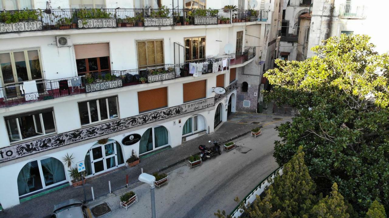 B&B Palazzo Pinto Vietri Exteriör bild